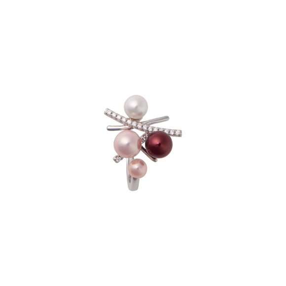 Elegant Pearl Trio Ring
